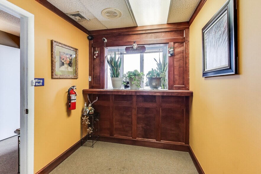 More Photos Of 6400 Seven Corners Pl, Falls Church Office For Sale