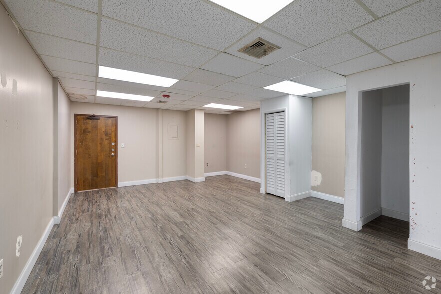 More Photos Of 540 NW 165th St, Miami Office For Lease