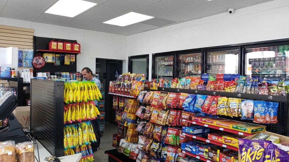 More Photos Of 13118 Pearblossom Hwy, Pearblossom Service Station For Sale