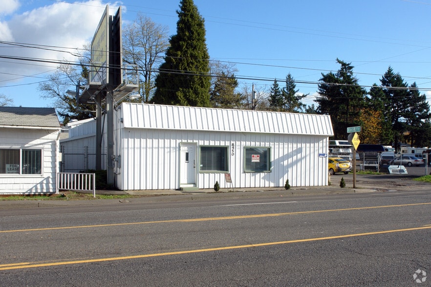 More Photos Of 8450 SE 82nd Ave, Portland Storefront Retail Office For Lease
