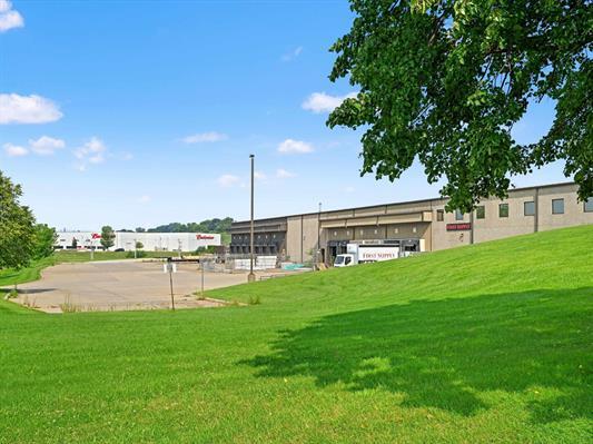 More Photos Of 4949 Chavenelle Rd, Dubuque Industrial For Sale