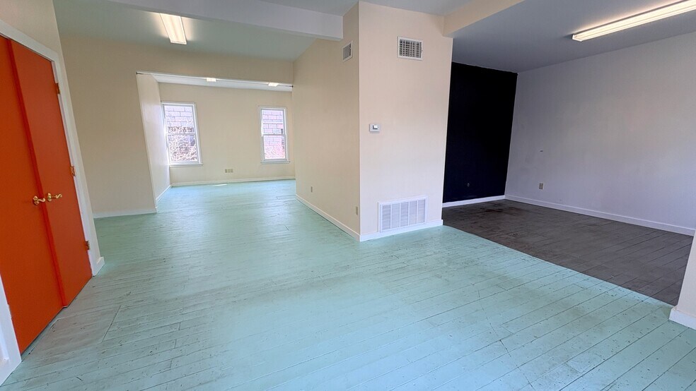 More Photos Of 84 Green St, Hudson Office For Lease