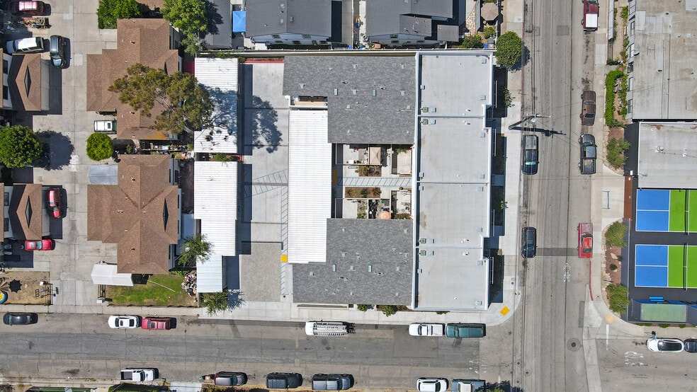 More Photos Of 186 Bell Way, Ventura Apartments For Sale