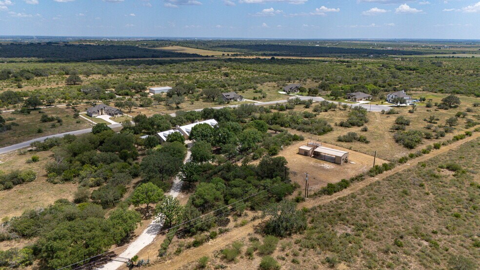 More Photos Of 2234 Highway 90 w, Castroville Flex For Sale