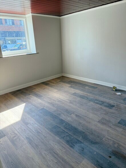More Photos Of 101 E Main St, Blanchester Loft Creative Space For Lease