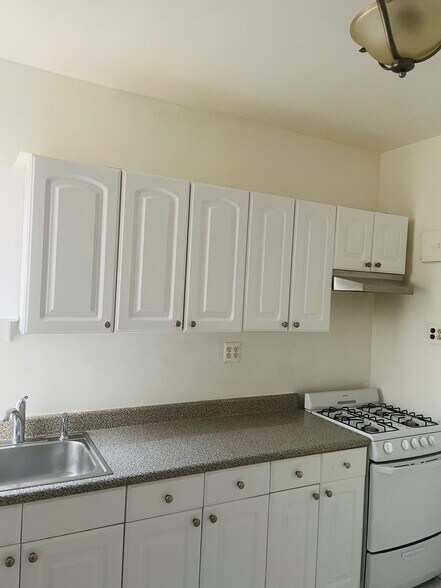 More Photos Of 31-40 35th St, Astoria Apartments For Sale