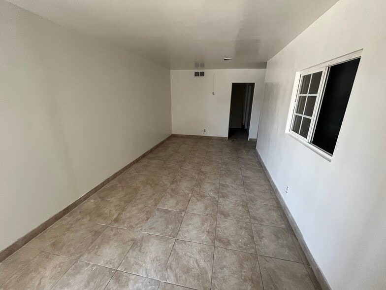 More Photos Of 537 E Gardena Blvd, Carson Manufacturing For Lease