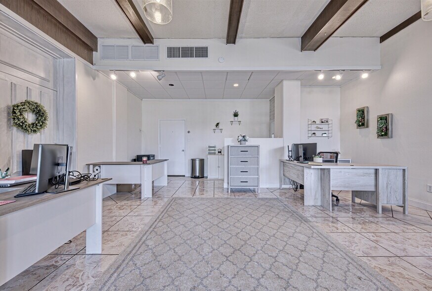 More Photos Of 4600 Ocean Dr, Corpus Christi Apartments For Sale