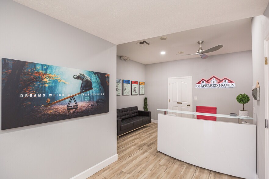 More Photos Of 7231 Little Rd, New Port Richey Office For Lease