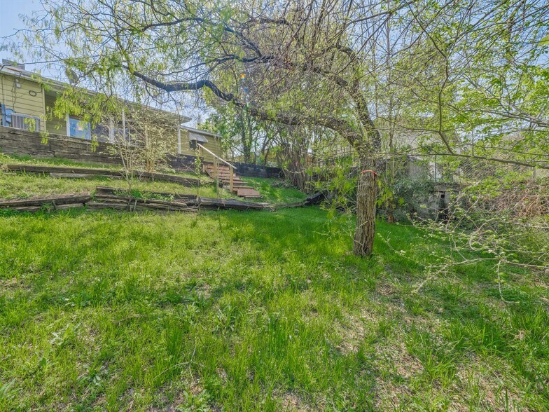 More Photos Of 2326 Hartford Rd, Austin Apartments For Sale