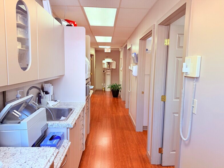 More Photos Of 45 Quassaick Ave, New Windsor Township Medical For Sale