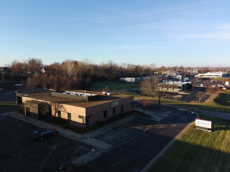 More Photos Of 17811 E 40 Hwy, Independence Office For Sale