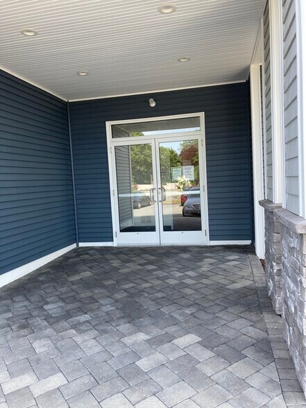 More Photos Of 49 Boston Post Rd, Waterford Office For Lease