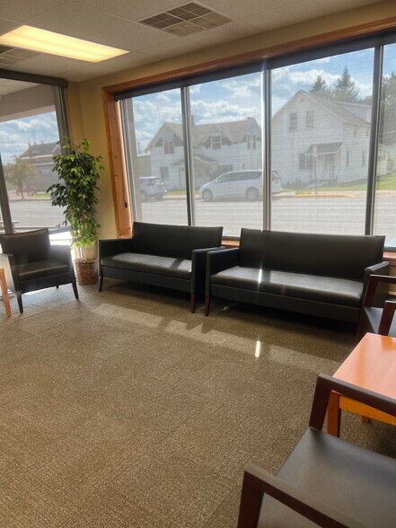 More Photos Of 103 S 3rd Ave, Edgar Medical For Sale