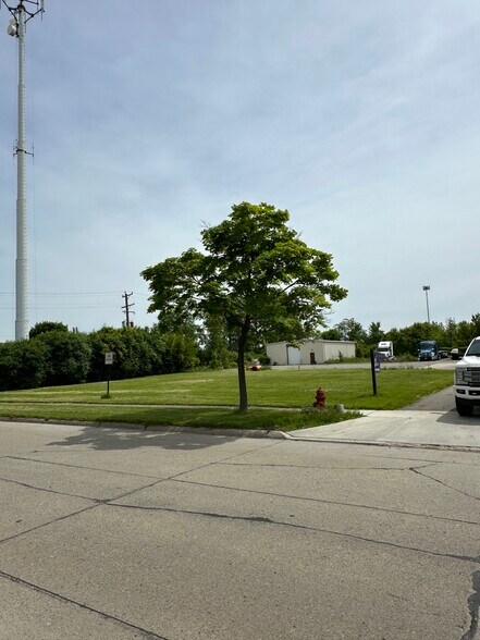 More Photos Of 5836 Hubbard, Garden City Warehouse For Sale