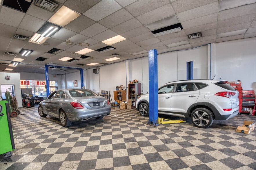 More Photos Of 2730 23 St NE, Calgary Auto Dealership For Sale