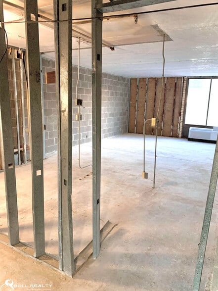 More Photos Of 1801 W Pinhook Rd, Lafayette Hotel For Sale