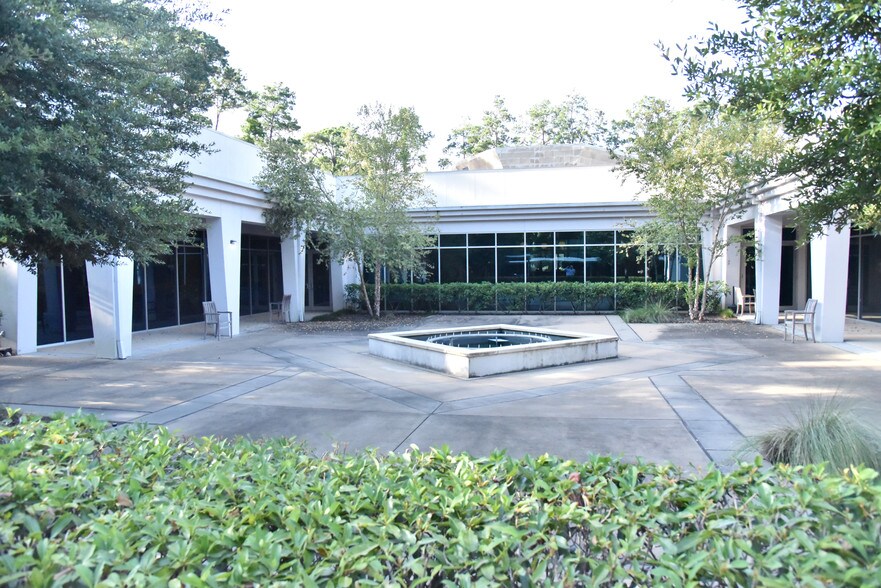 More Photos Of 14788 Heathrow Forest Pky, Houston Office For Lease