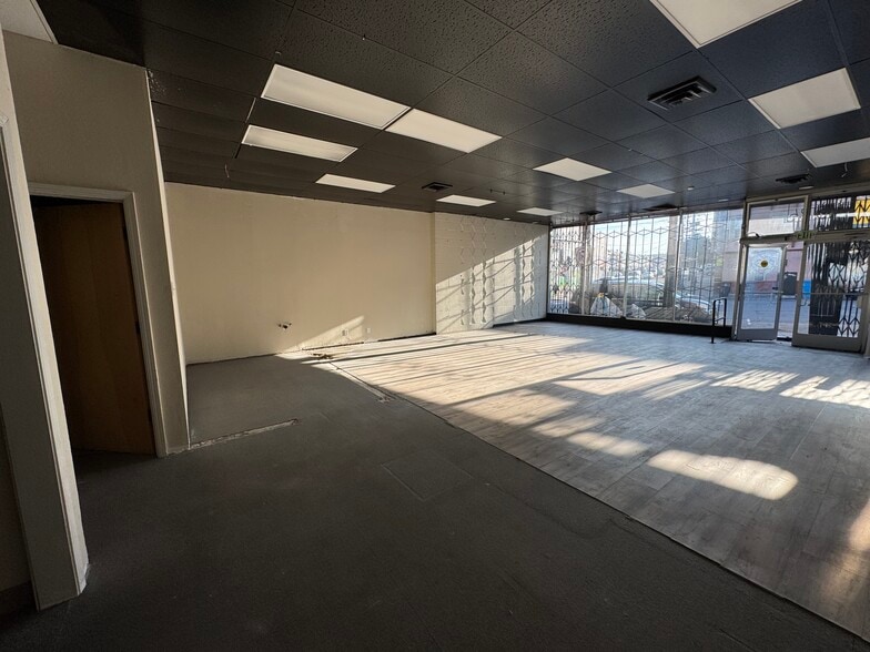 More Photos Of 8 Niagara Ave, San Francisco Storefront Retail Residential For Lease