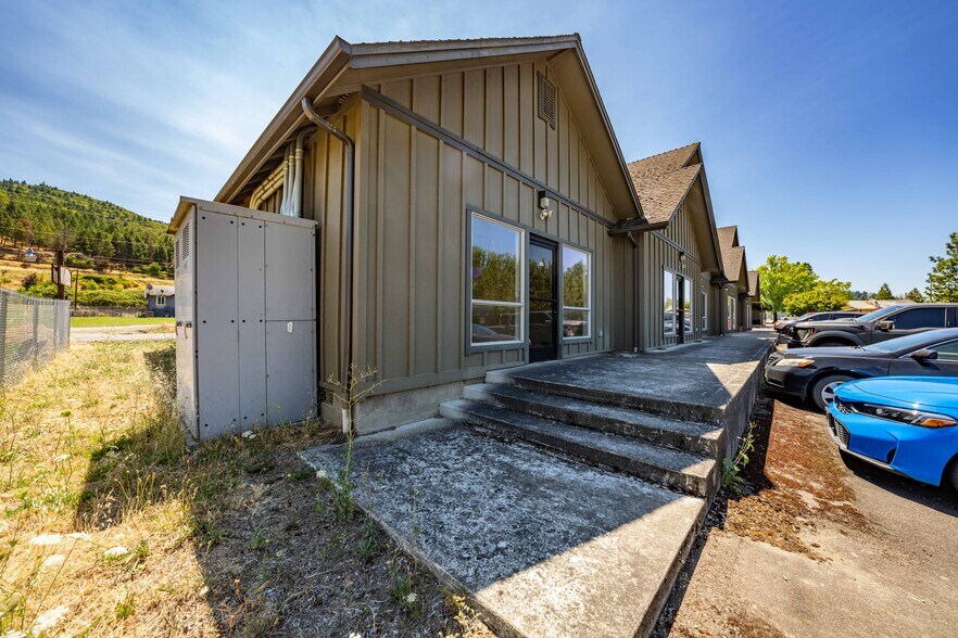 More Photos Of 209 S Old Pacific Hwy, Myrtle Creek Office For Sale