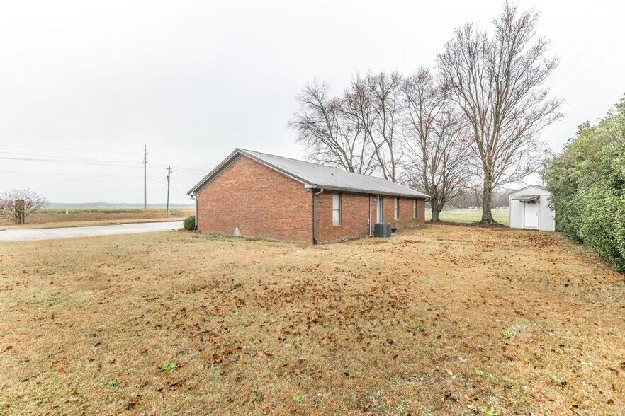 More Photos Of 231 Riverview, Oglethorpe Office For Sale