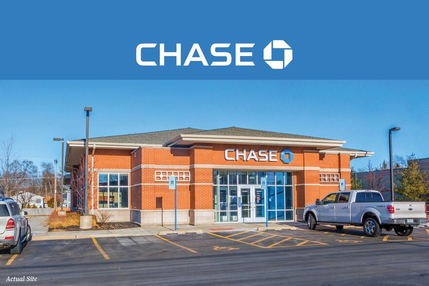 More Photos Of 2030 E Grand Ave, Lindenhurst Freestanding For Lease