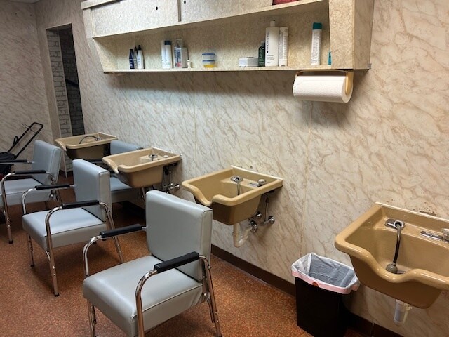 More Photos Of 640 5th Ave, Troy Specialty For Sale