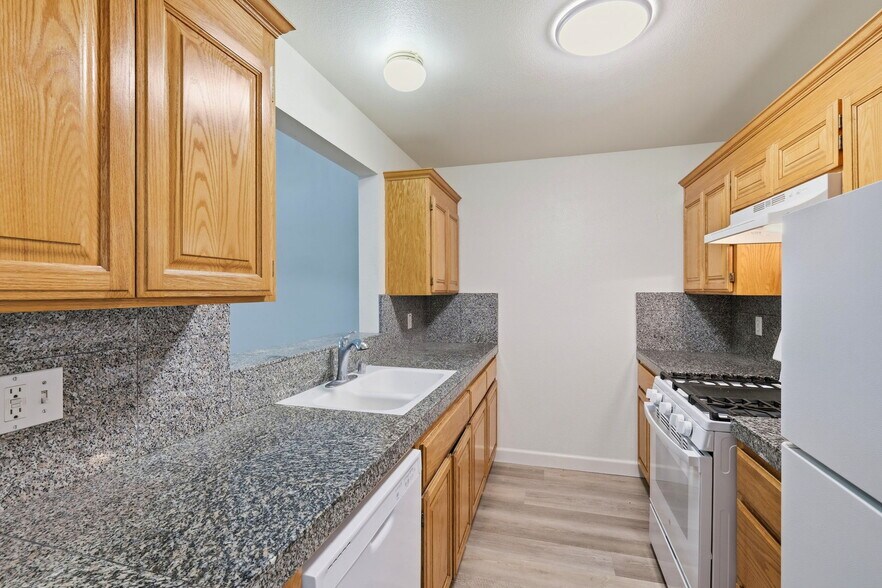More Photos Of 2220 Chanticleer Ave, Santa Cruz Apartments For Sale