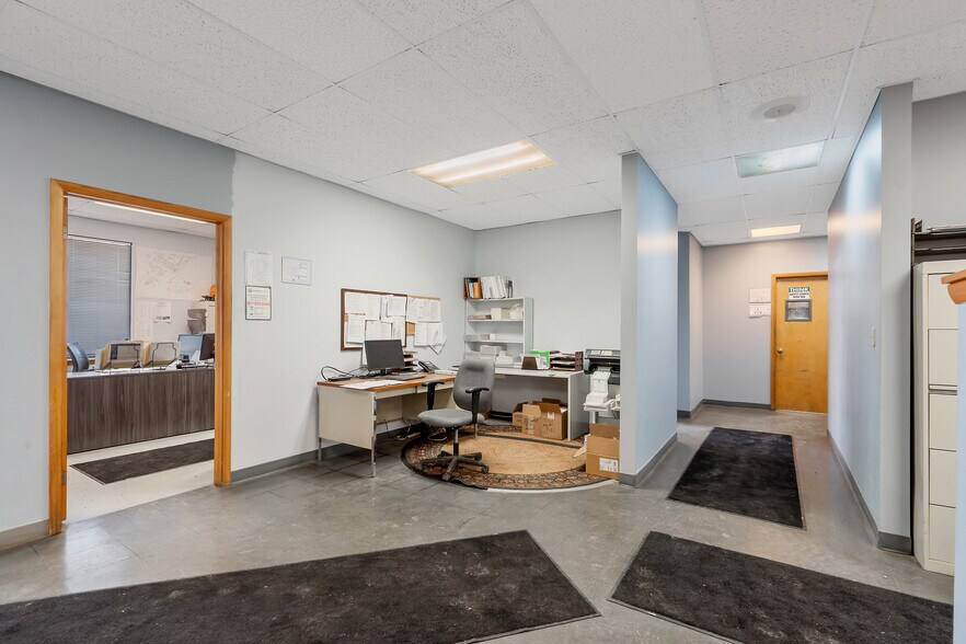 More Photos Of 532 State Fair Blvd, Syracuse Light Distribution For Sale