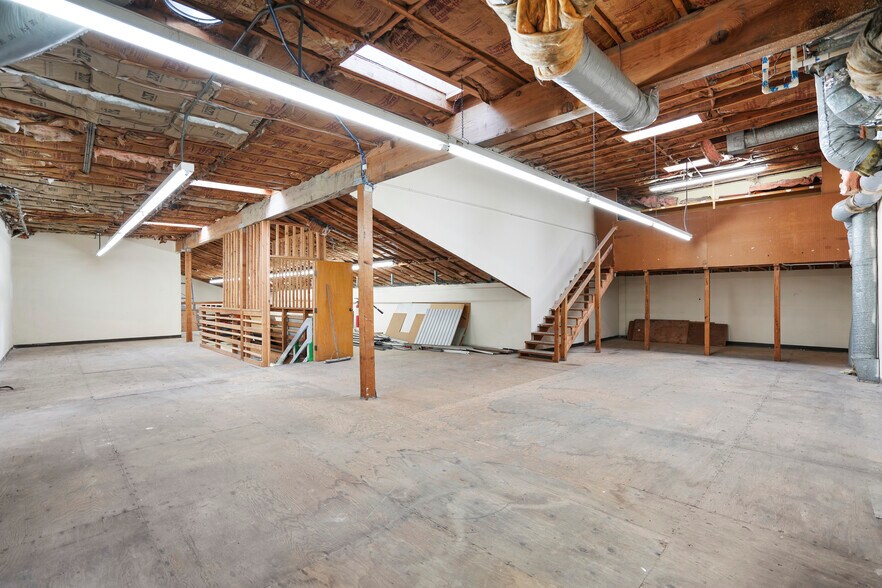 More Photos Of 19232 Beach Blvd, Huntington Beach Auto Dealership For Lease