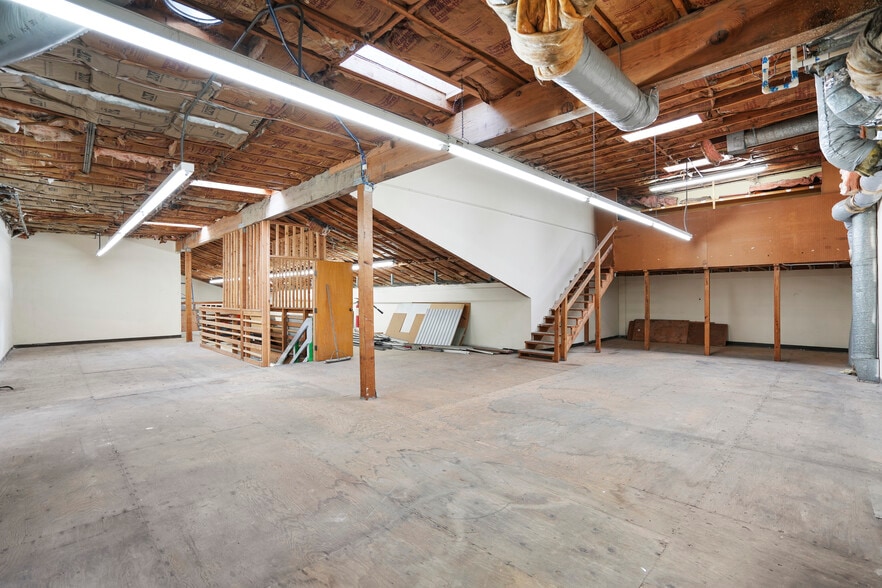 More Photos Of 19232 Beach Blvd, Huntington Beach Auto Dealership For Lease