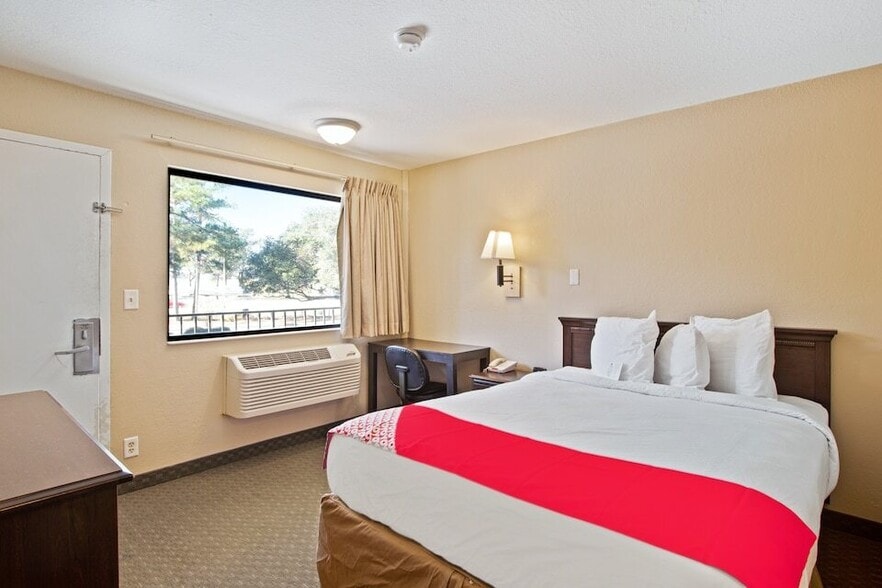 More Photos Of 4071 US 17, Richmond Hill Hotel For Sale