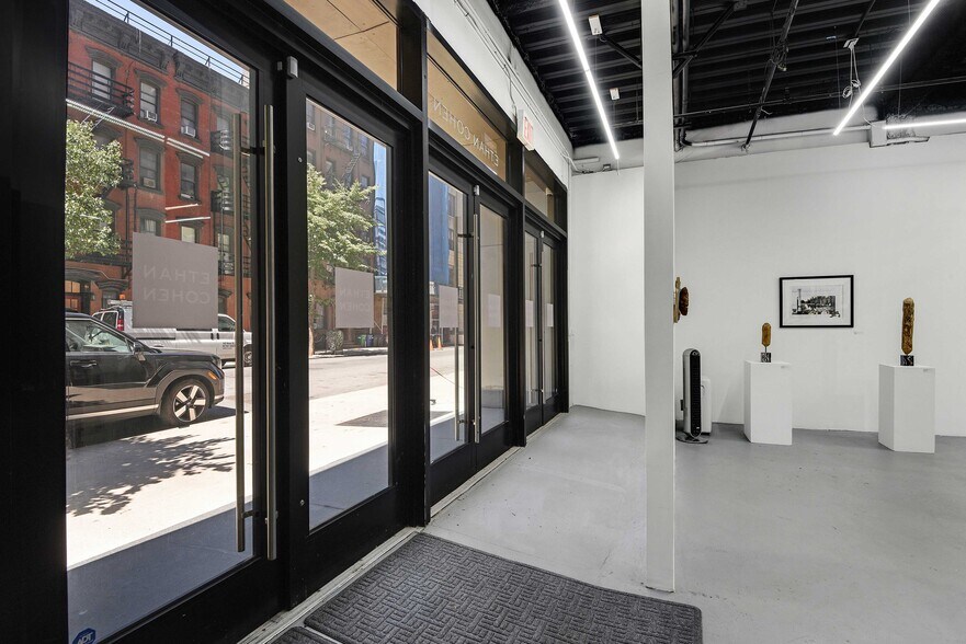 More Photos Of 221-225 W 17th St, New York Apartments For Sale
