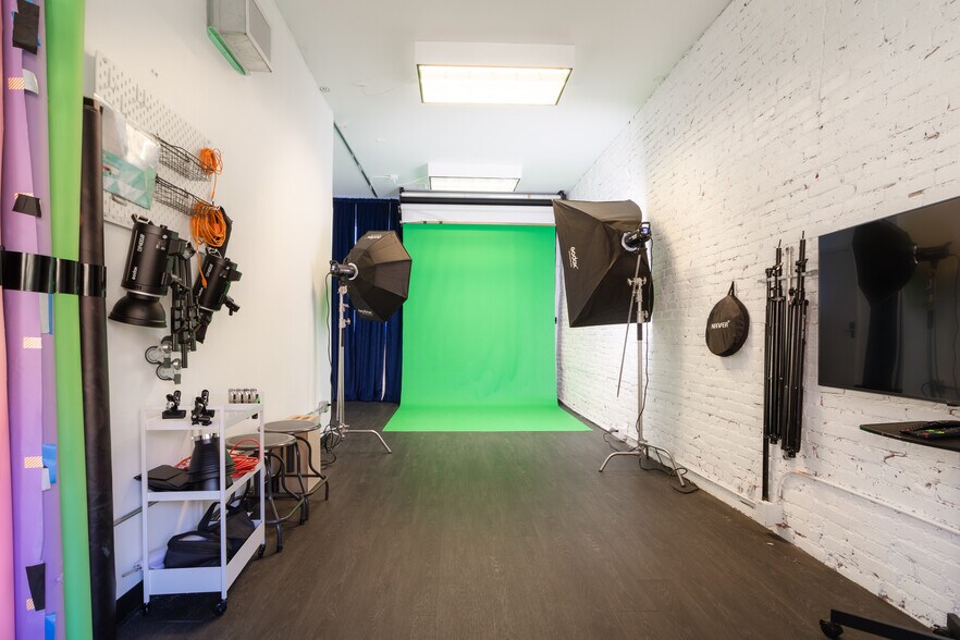 More Photos Of 313 1st Ave S, Seattle Office For Sale