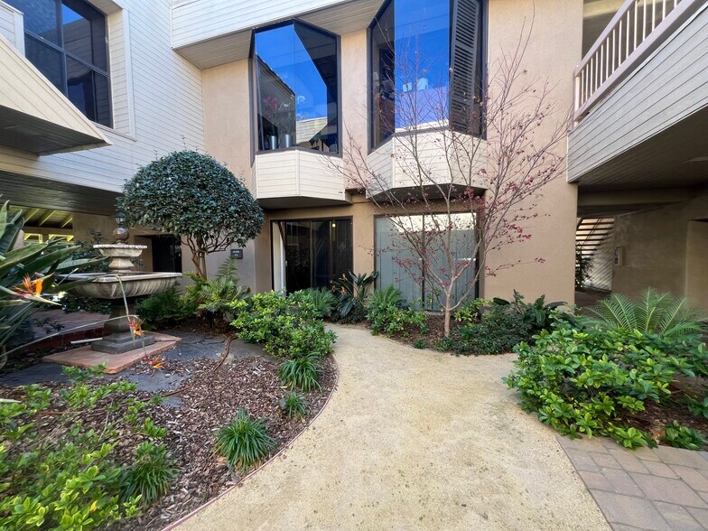 More Photos Of 141 Duesenberg Dr, Thousand Oaks Medical For Sale