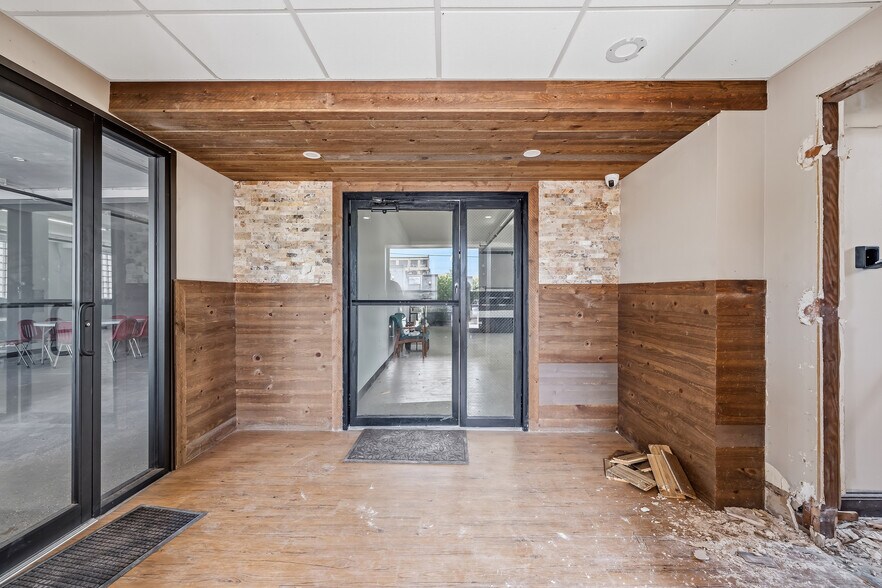 More Photos Of 145-555 Hamilton St, Allentown Showroom For Lease