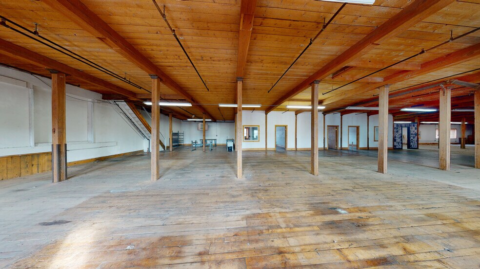 More Photos Of 119 R Foster St, Peabody Warehouse For Lease