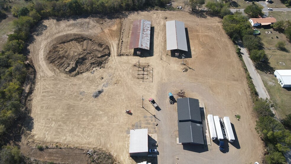 More Photos Of 828 E 13th, Atoka Warehouse For Lease