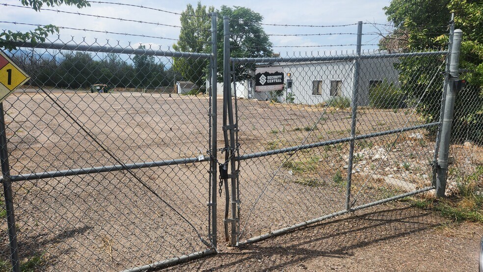 More Photos Of 9761 Titan Park Cir, Littleton Warehouse For Lease