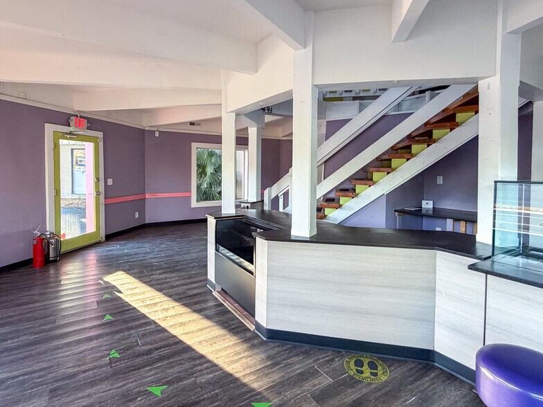 More Photos Of 1247 Ben Sawyer Blvd, Mount Pleasant Freestanding For Sale