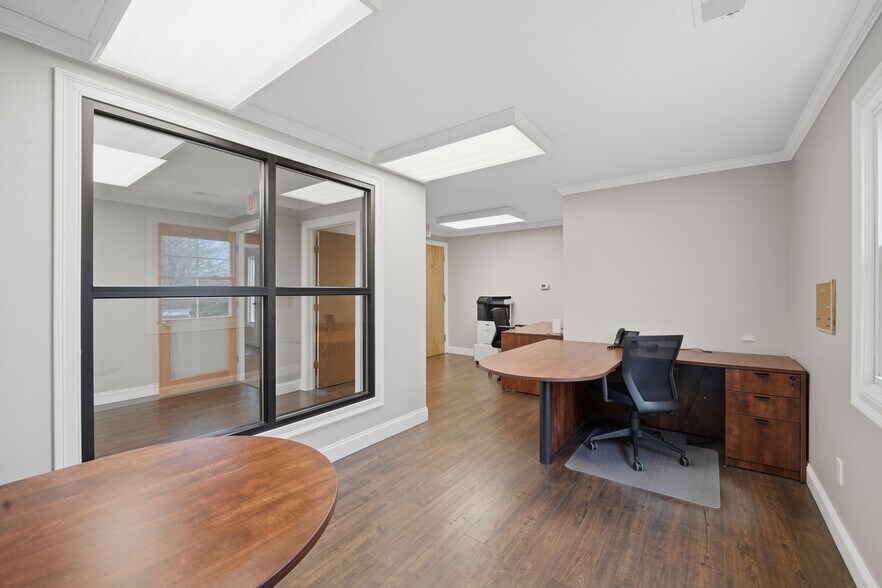 More Photos Of 37 Main St, Belchertown Office For Lease
