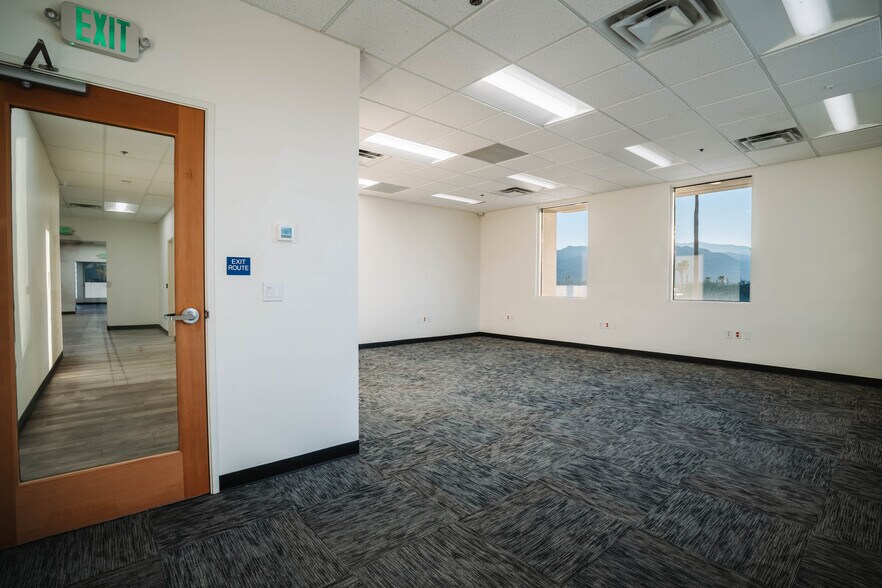 More Photos Of 42650 Melanie Pl, Palm Desert Loft Creative Space For Lease