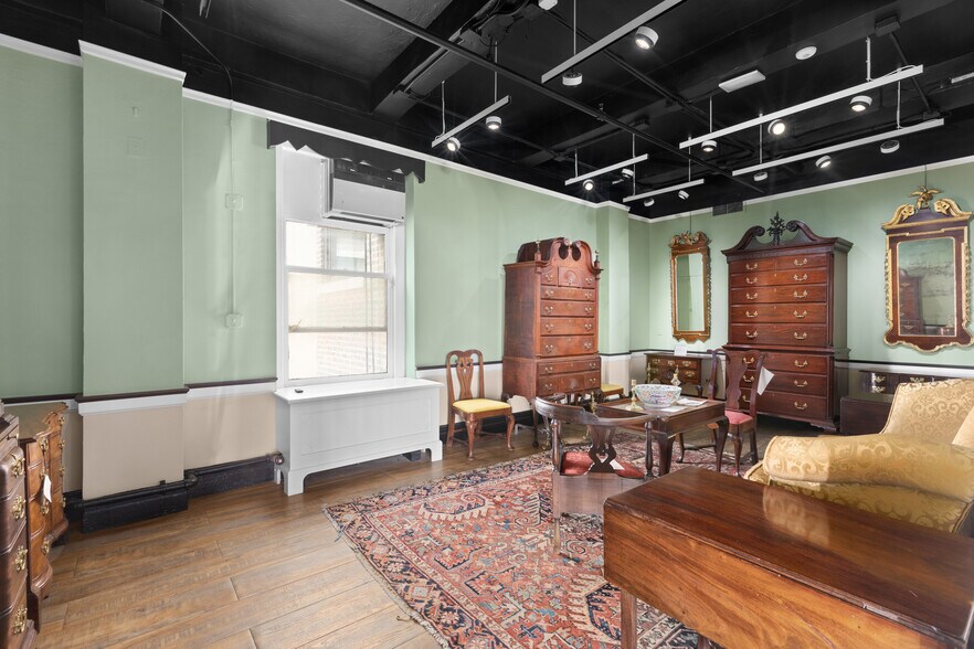 More Photos Of 227-239 W 17th St, New York Apartments For Sale