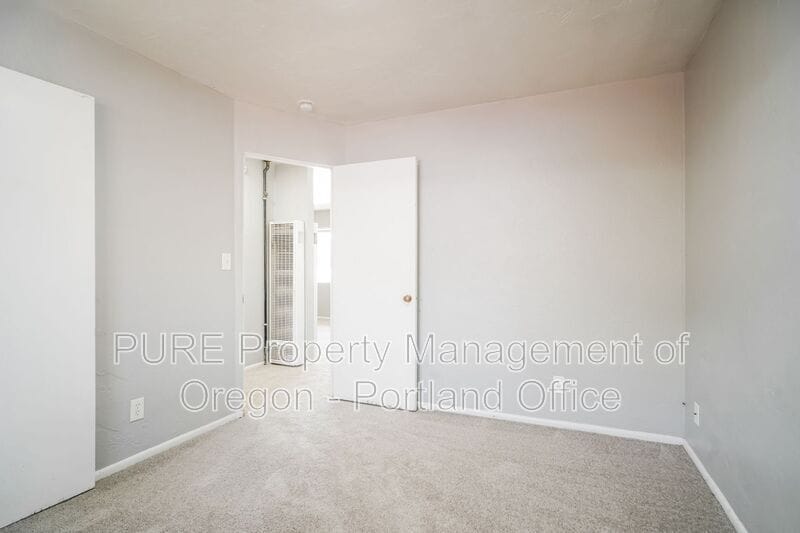 More Photos Of 1049 SE Walnut St, Hillsboro Apartments For Sale