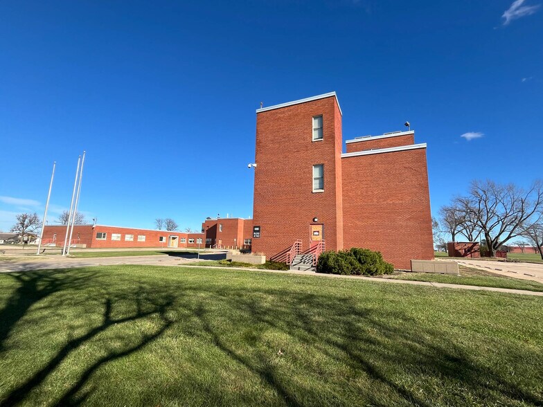 More Photos Of 6810 SE Dwight St, Topeka Industrial For Sale