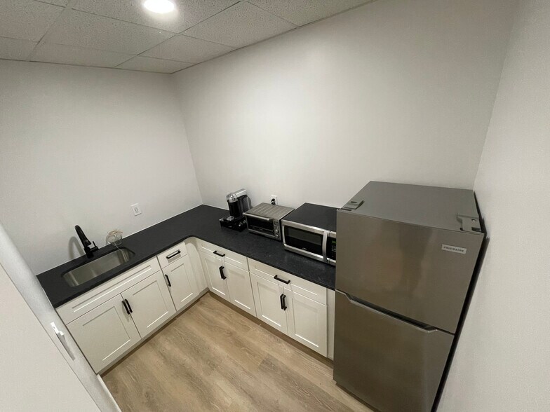 More Photos Of 200 Haddonfield Berlin, Gibbsboro Office For Sale