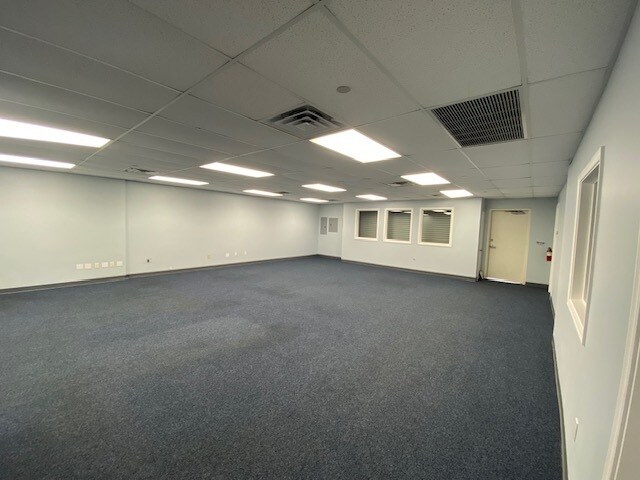 More Photos Of 91-110 Hanua St, Kapolei Manufacturing For Lease