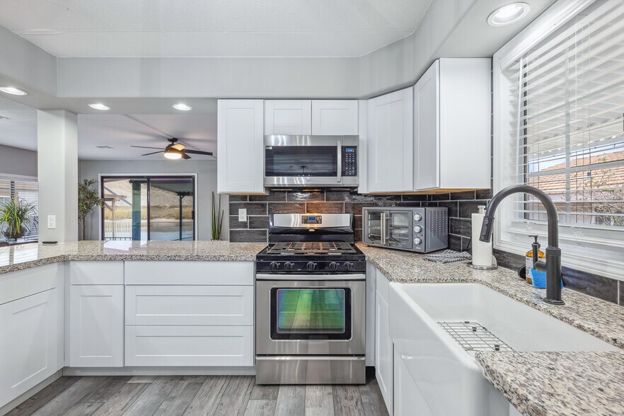 More Photos Of 1837 Riverside Dr, Bullhead City Specialty For Sale