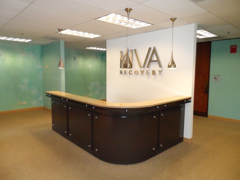 More Photos Of 935 Lakeview Pky, Vernon Hills Office For Lease