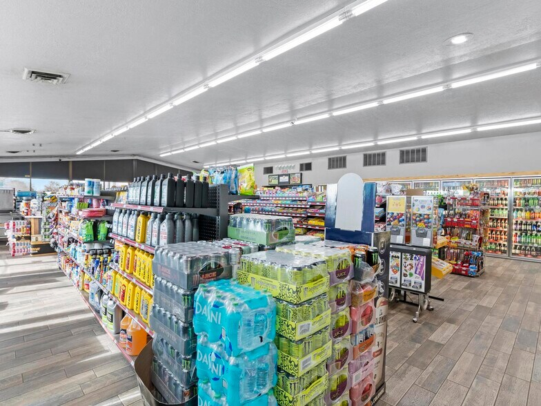 More Photos Of 5500 W 5500 S, Hooper Service Station For Sale